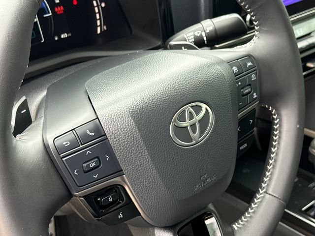 Used 2025 Toyota Camry SE w/ Convenience Package image 29