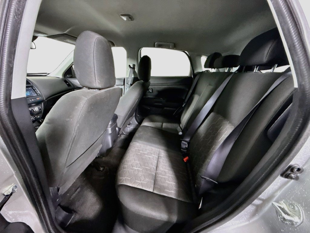 Used 2025 Mitsubishi Outlander Sport AWD image 23
