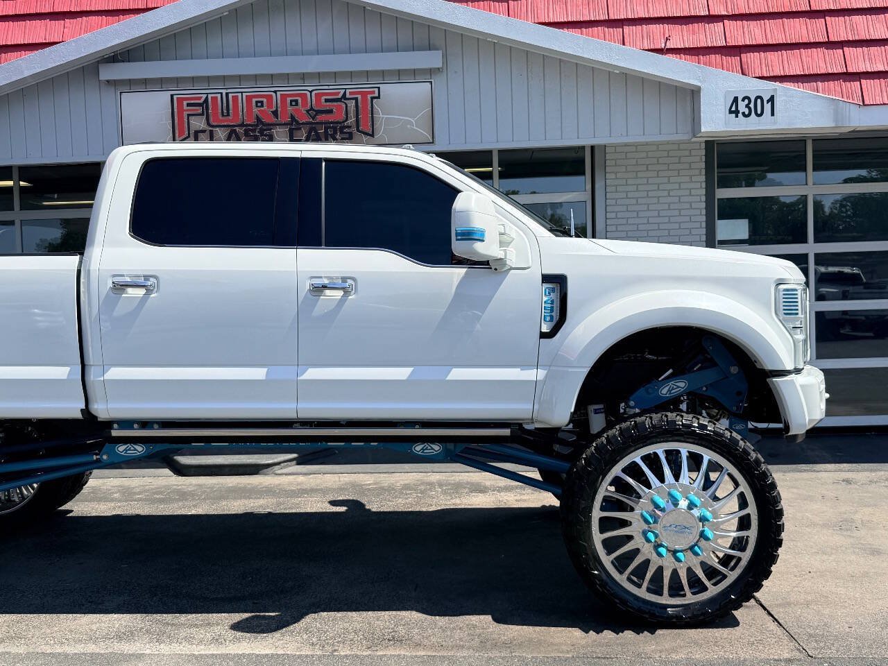 Used 2022 Ford F450 Platinum w/ FX4 Off-Road Package AWD/4WD image 28