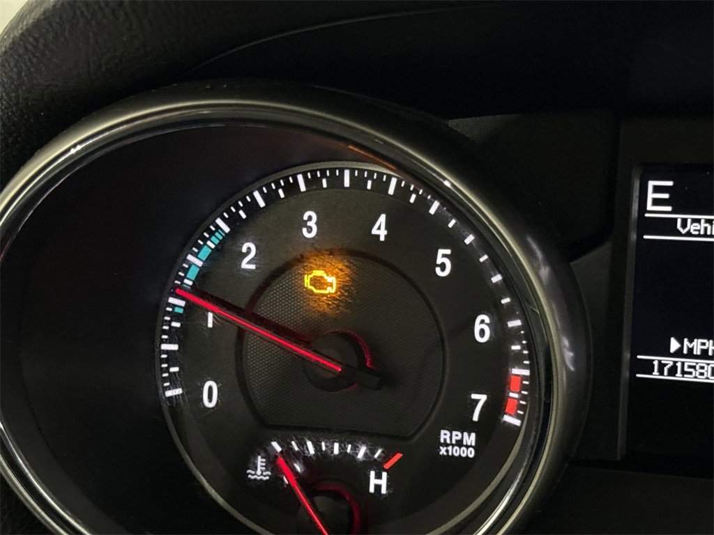 Used 2012 Jeep Grand Cherokee Laredo w/ Laredo E Group image 34