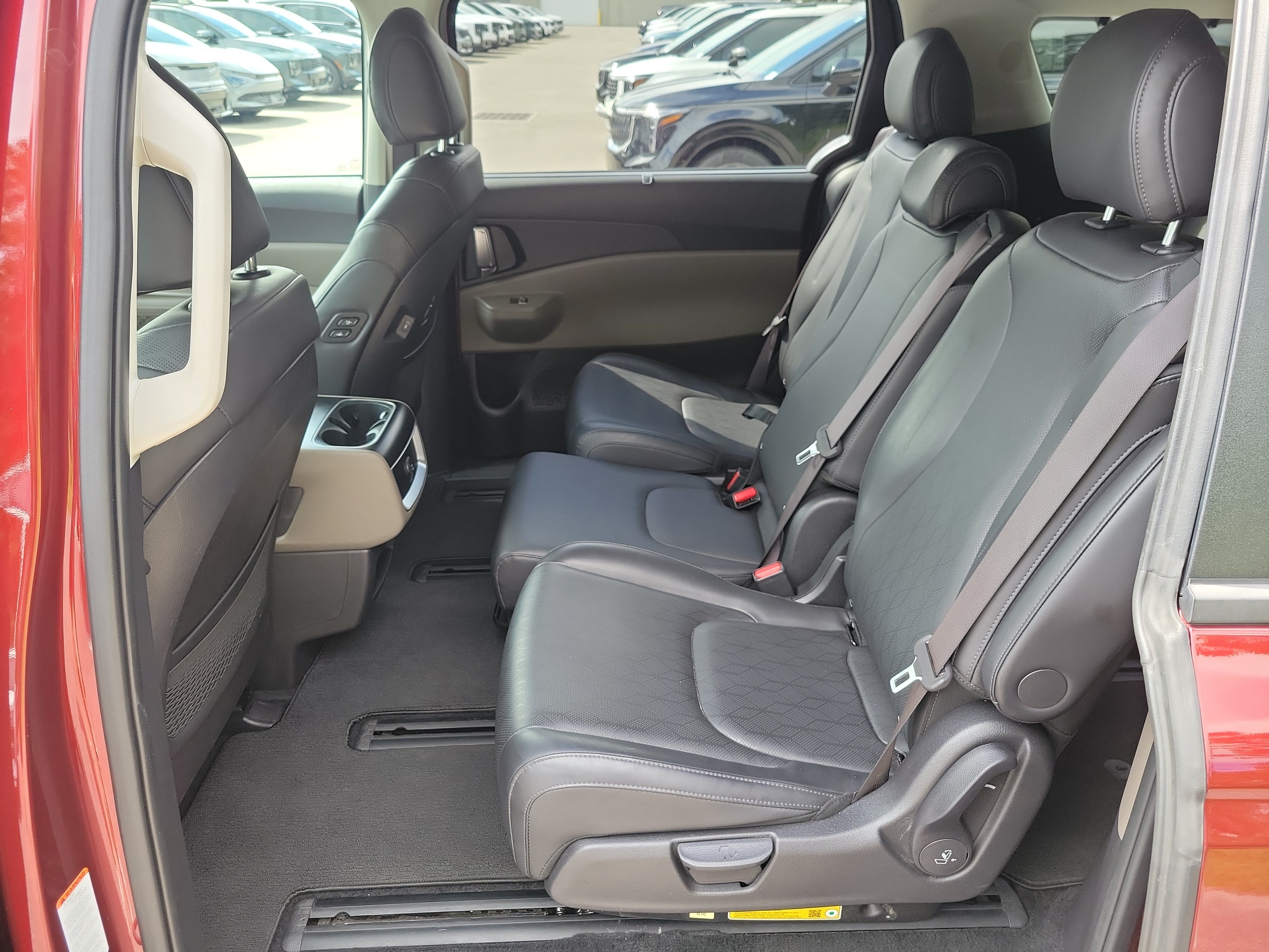 Certified 2025 Kia Carnival EX FWD image 14