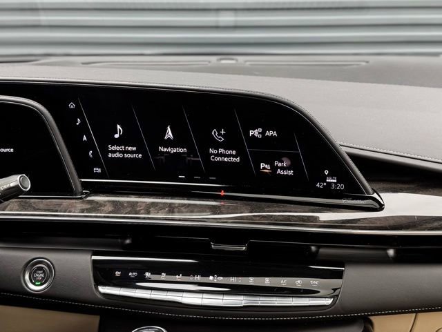 Used 2021 Cadillac Escalade Premium Luxury image 30