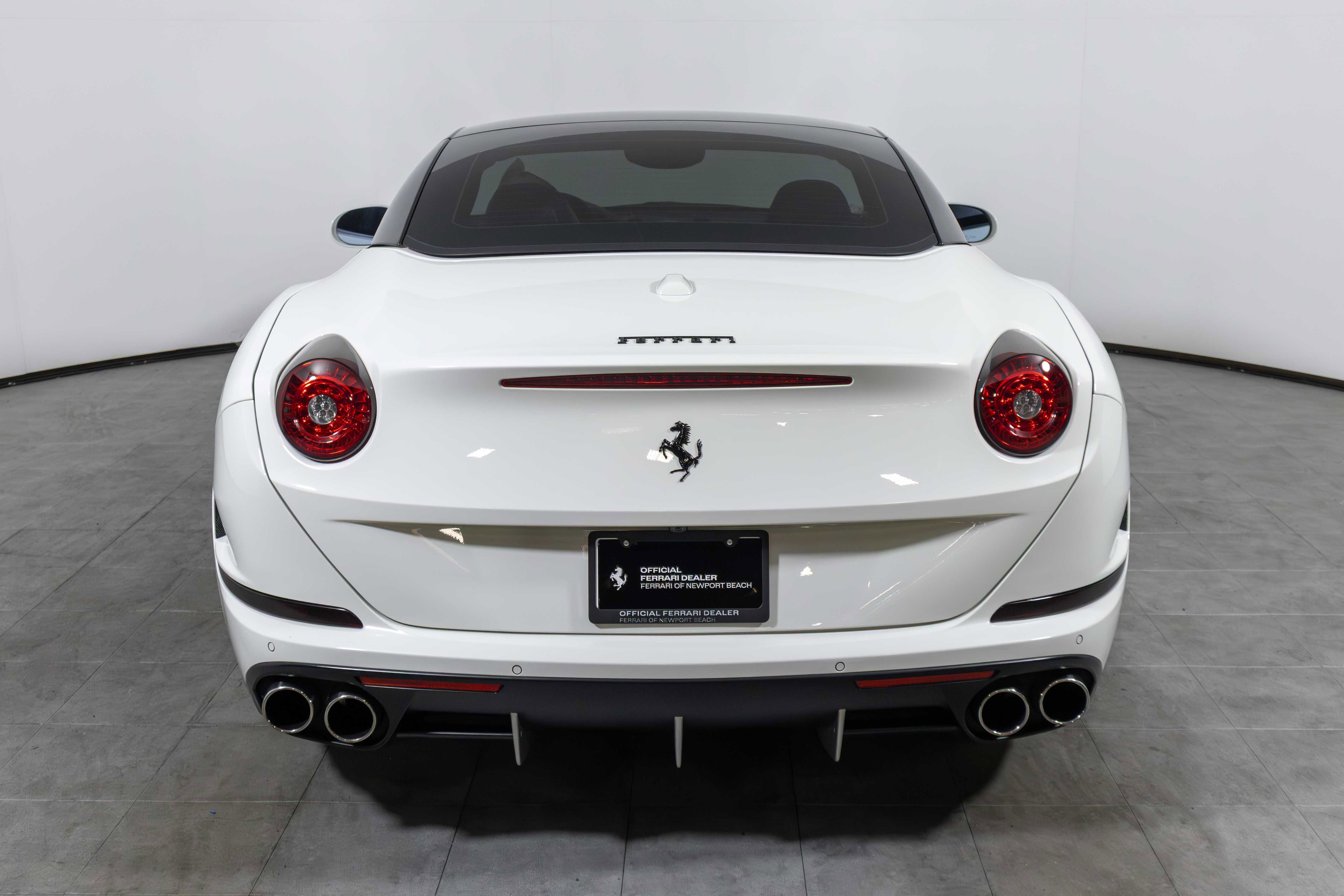 Certified 2016 Ferrari California T image 16