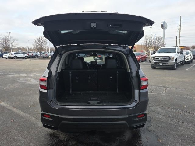 Used 2025 Honda Pilot Touring image 9