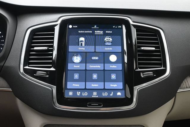 Used 2024 Volvo XC90 B6 Plus w/ Protection Package Premier AWD/4WD image 16