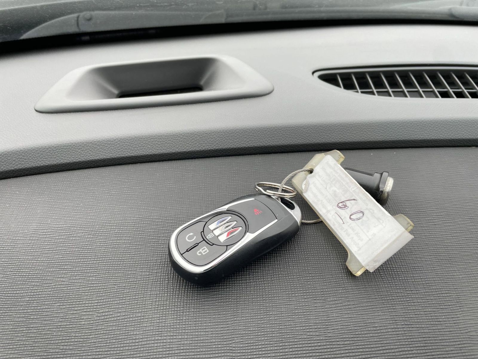 Used 2025 Buick Envista Sport Touring image 22