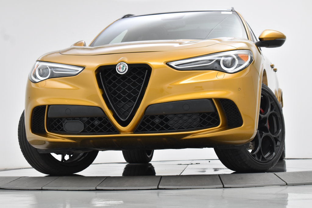 Used 2022 Alfa Romeo Stelvio Quadrifoglio w/ Active Assist Plus Package AWD/4WD image 8