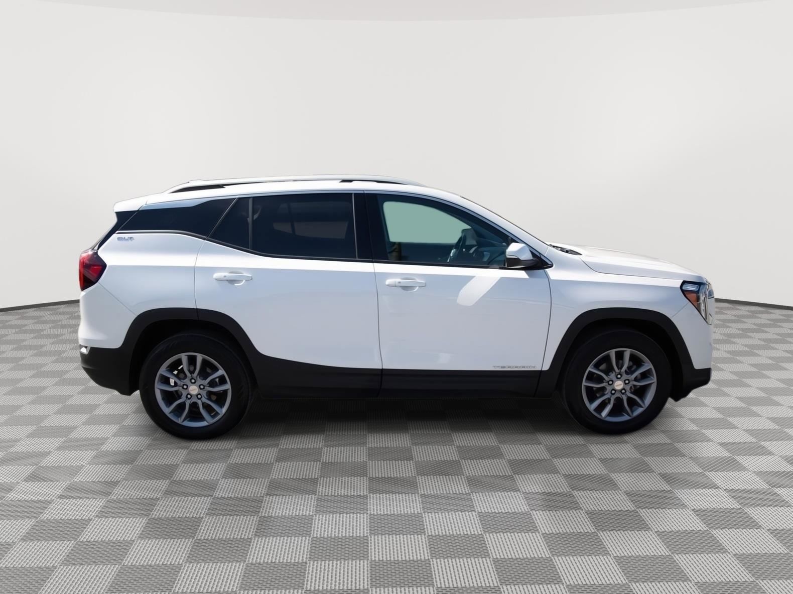 Used 2022 GMC Terrain SLT image 19