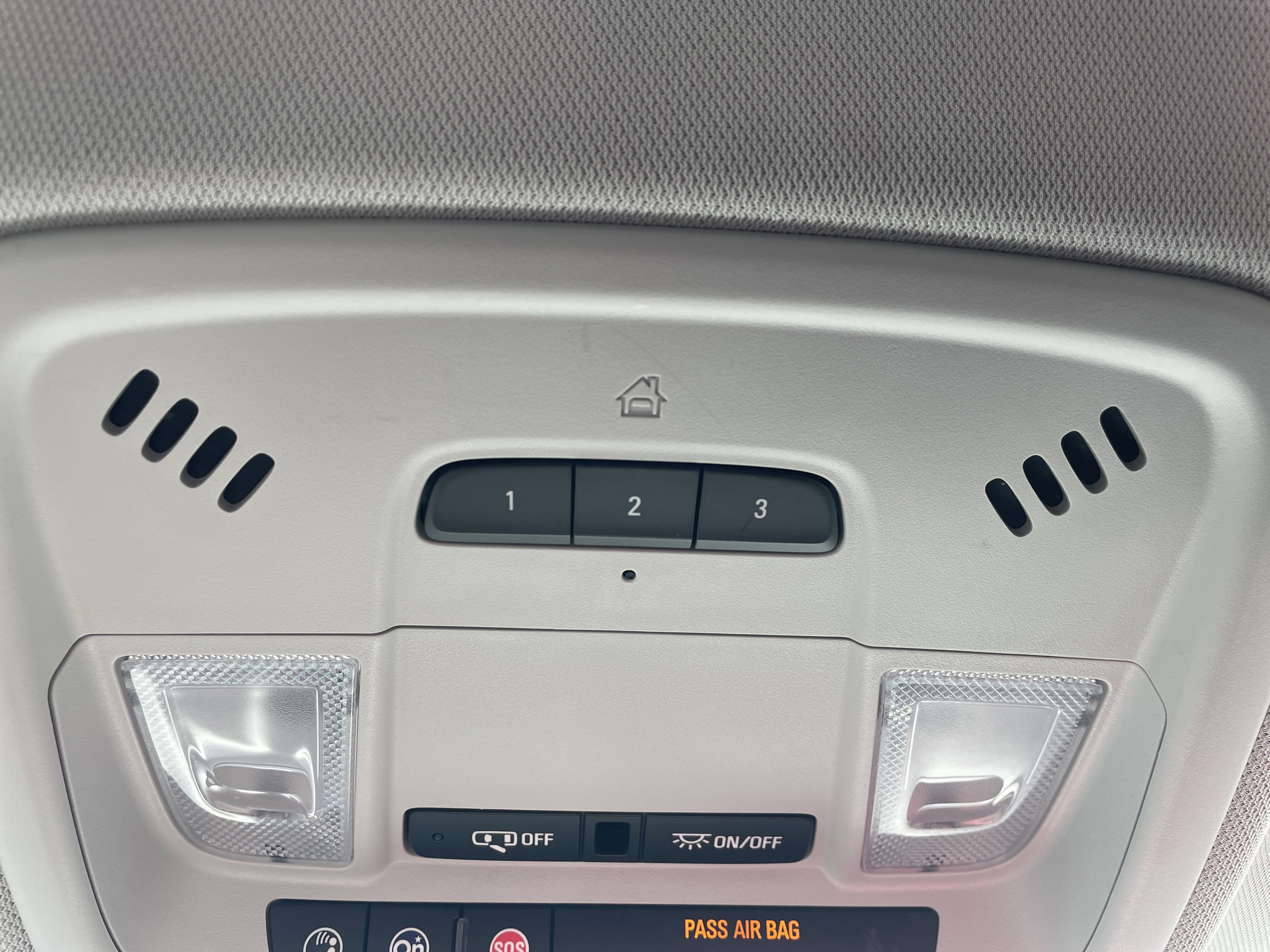 Certified 2021 Chevrolet Traverse RS AWD/4WD image 36