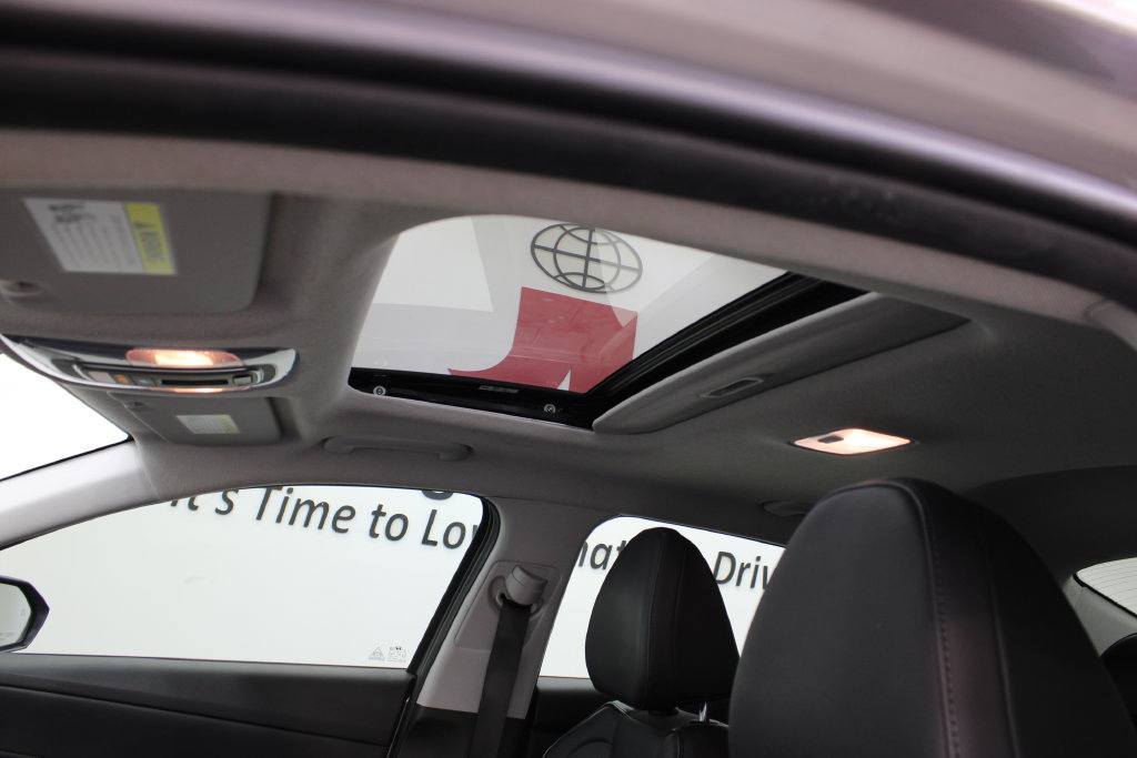 Used 2024 Hyundai Elantra Limited FWD image 14