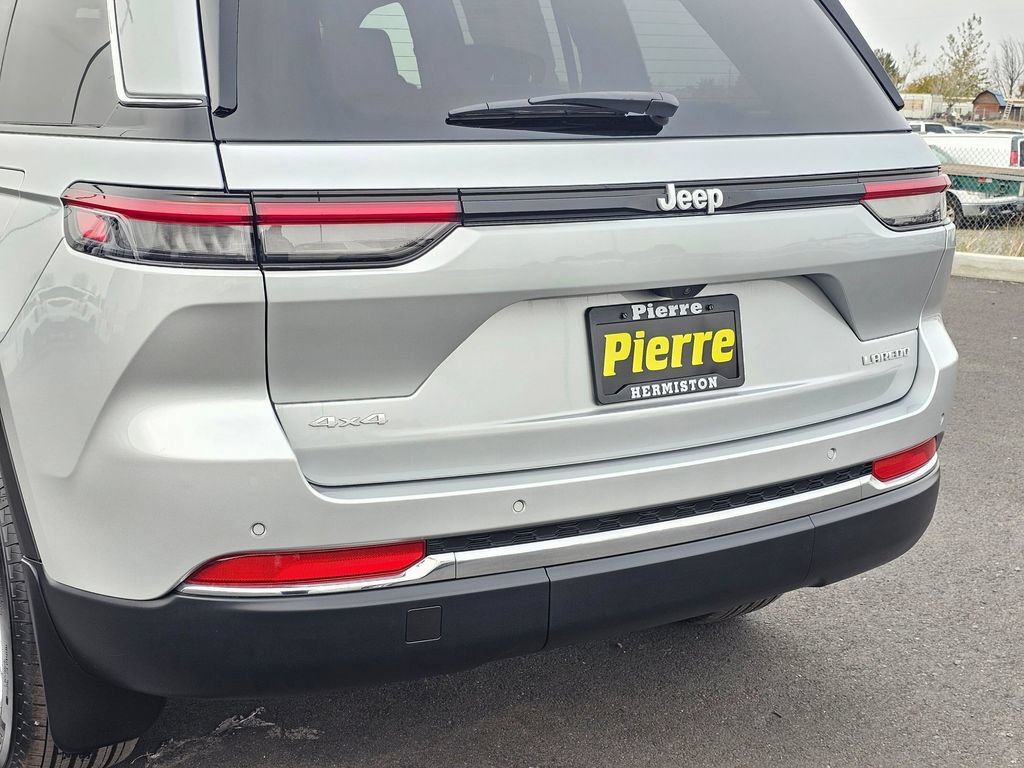 New 2025 Jeep Grand Cherokee Laredo X w/ Luxury Tech Group I AWD/4WD image 7