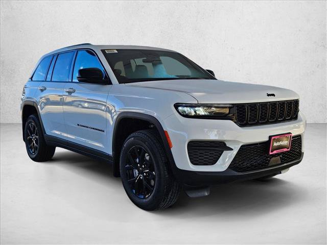 New 2025 Jeep Grand Cherokee Altitude w/ MOPAR Finishing Package AWD/4WD image 7