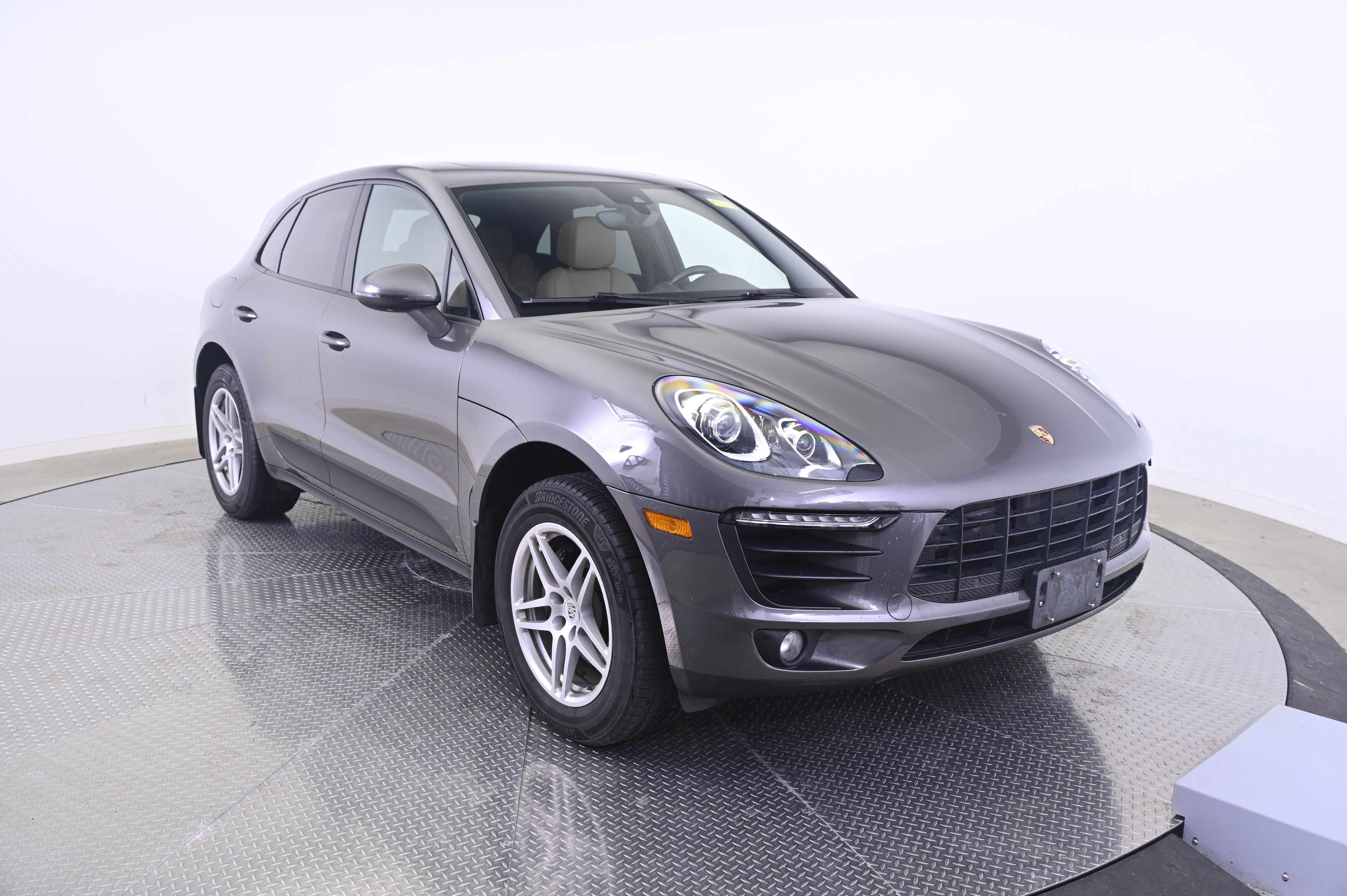Used 2018 Porsche Macan AWD/4WD image 9