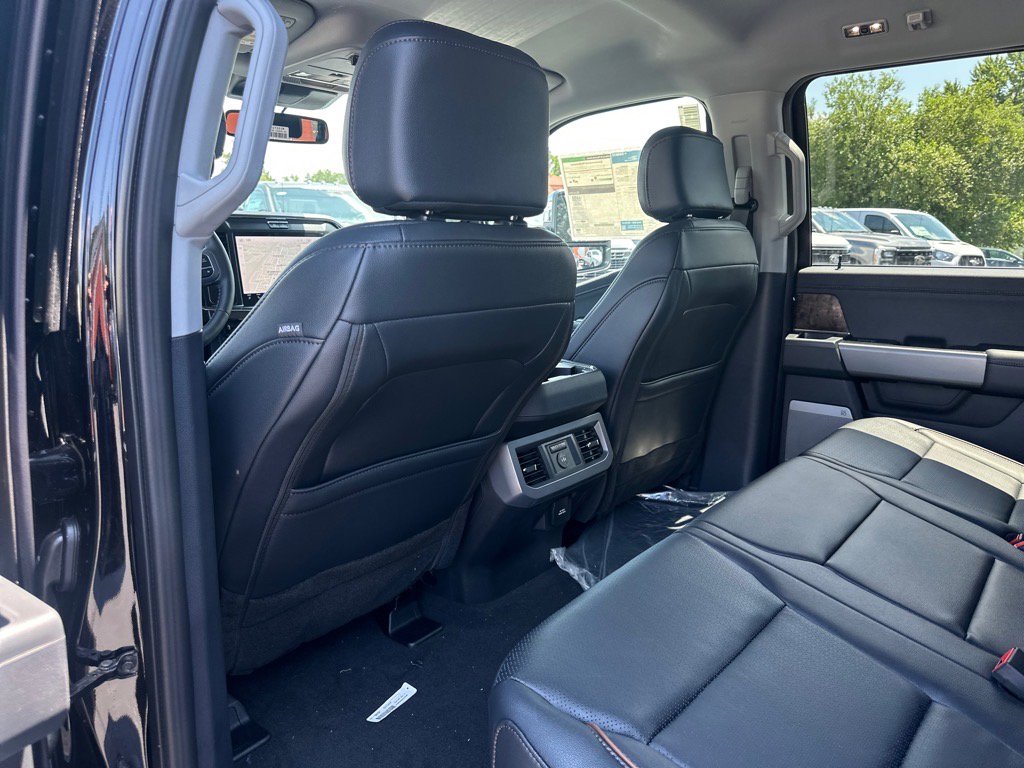 New 2025 Ford F250 Lariat w/ Chrome Package image 37