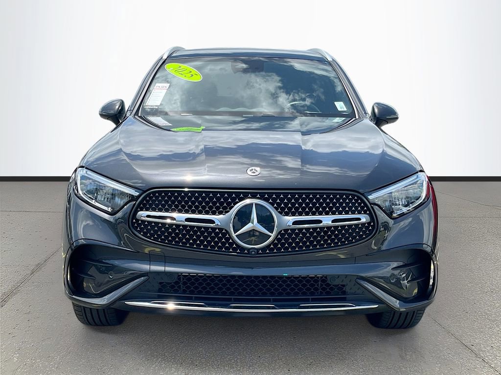 Used 2025 Mercedes-Benz GLC 300 4MATIC image 2
