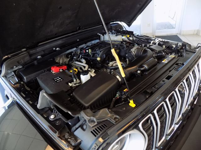 Certified 2024 Jeep Wrangler Unlimited Sahara w/ Technology Group AWD/4WD image 38