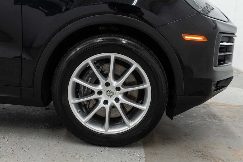 Used 2024 Porsche Cayenne AWD/4WD image 40