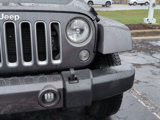 Used 2016 Jeep Wrangler Unlimited Sahara w/ Connectivity Group image 9