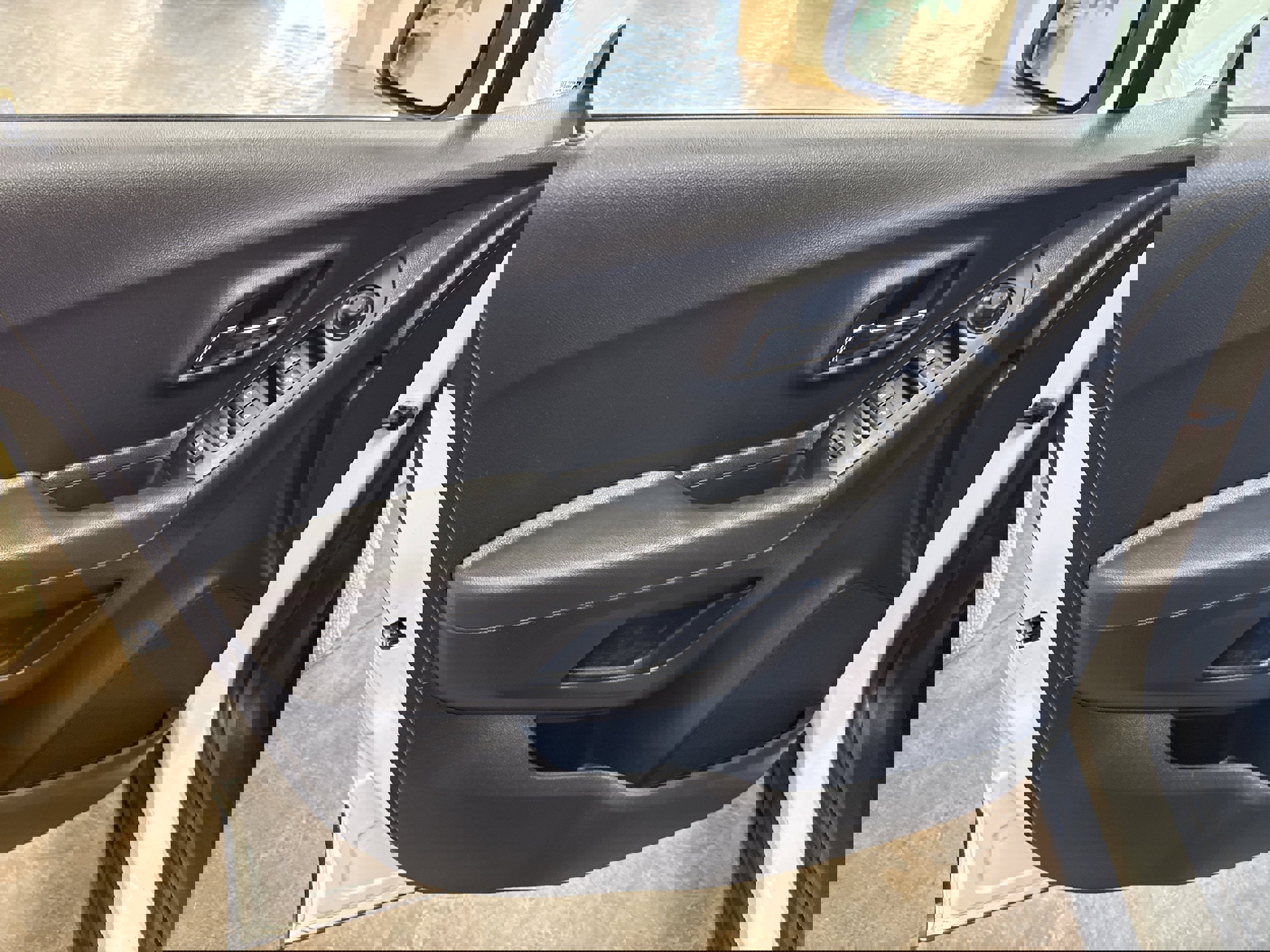 Used 2018 Chevrolet Trax LT w/ LT Convenience Package AWD/4WD image 33