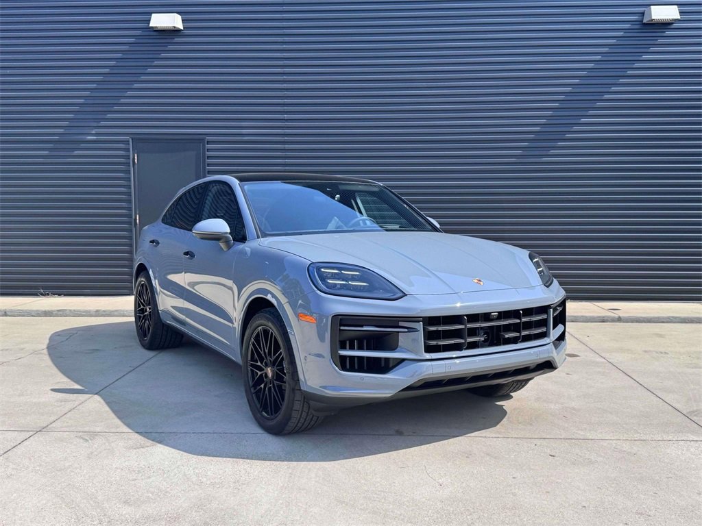 New 2025 Porsche Cayenne Coupe image 9