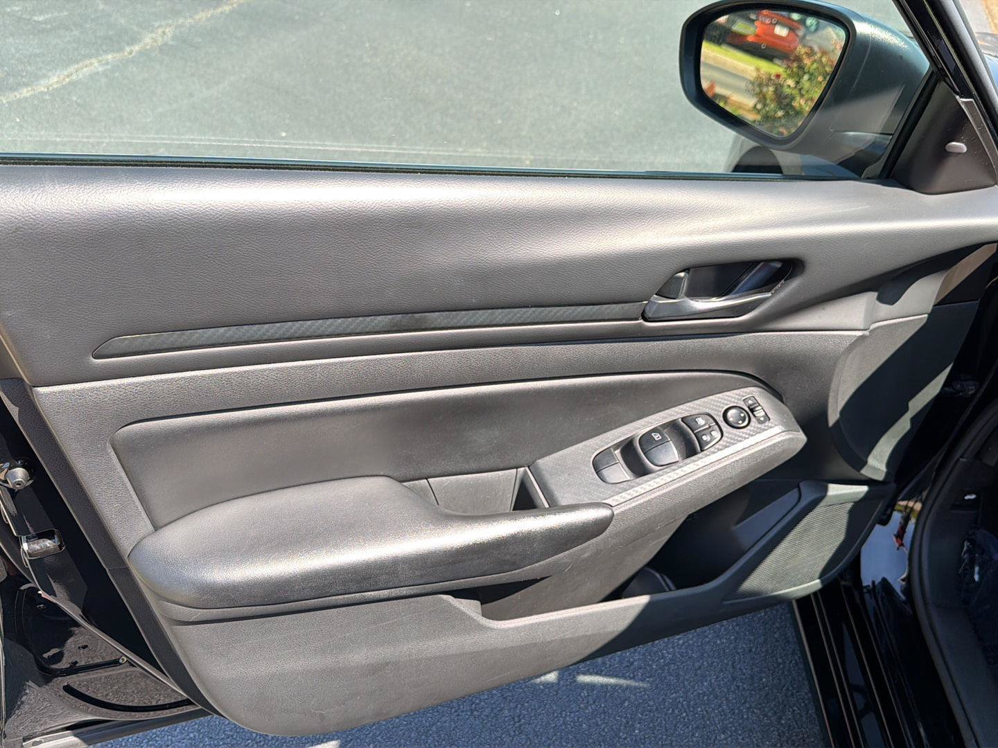 Used 2024 Nissan Altima 2.5 S FWD image 16