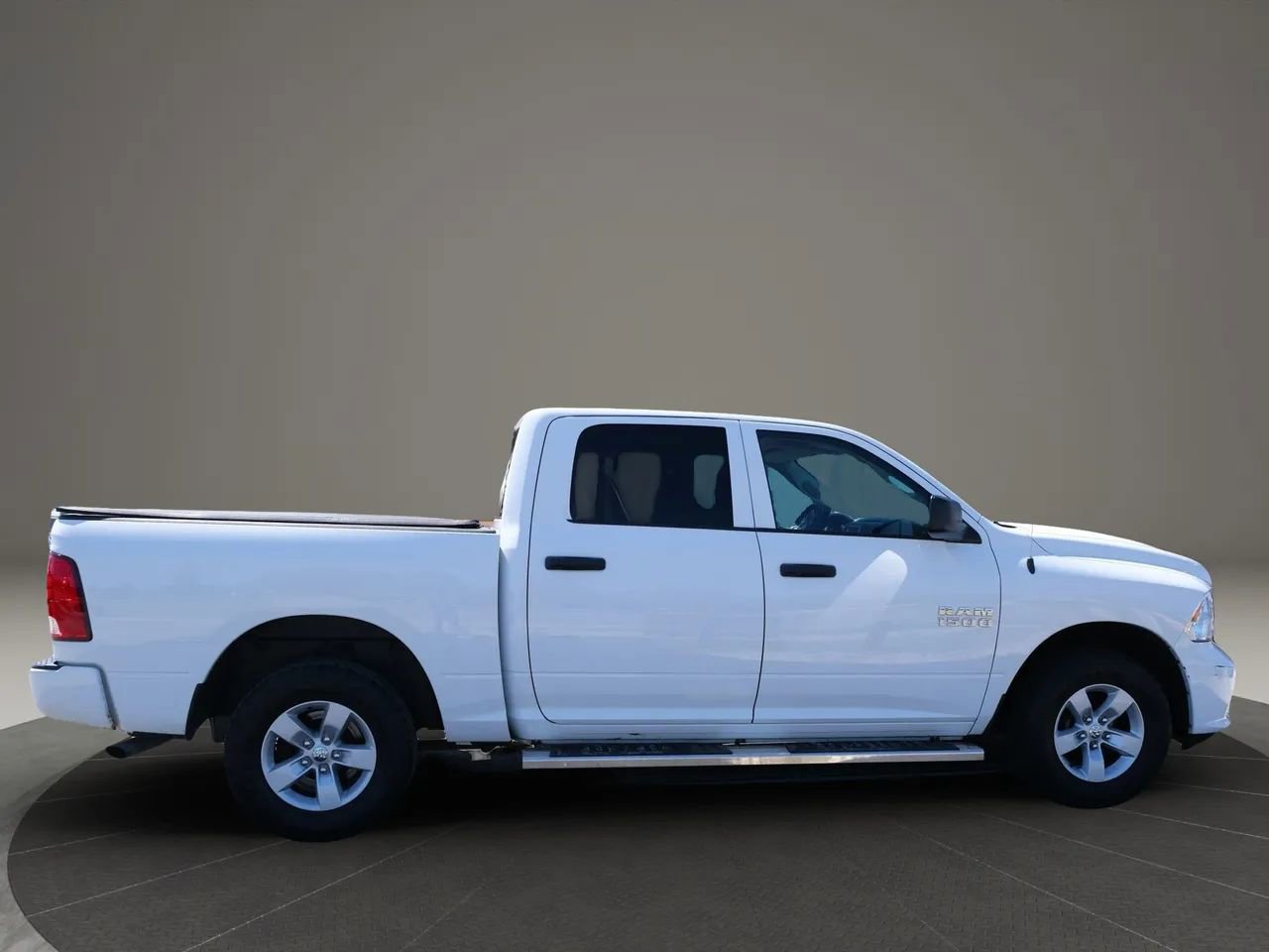 Used 2017 RAM 1500 Express image 7