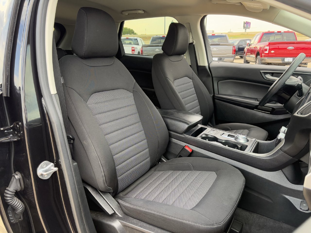 Used 2024 Ford Edge SE w/ Black Appearance Package AWD/4WD image 31