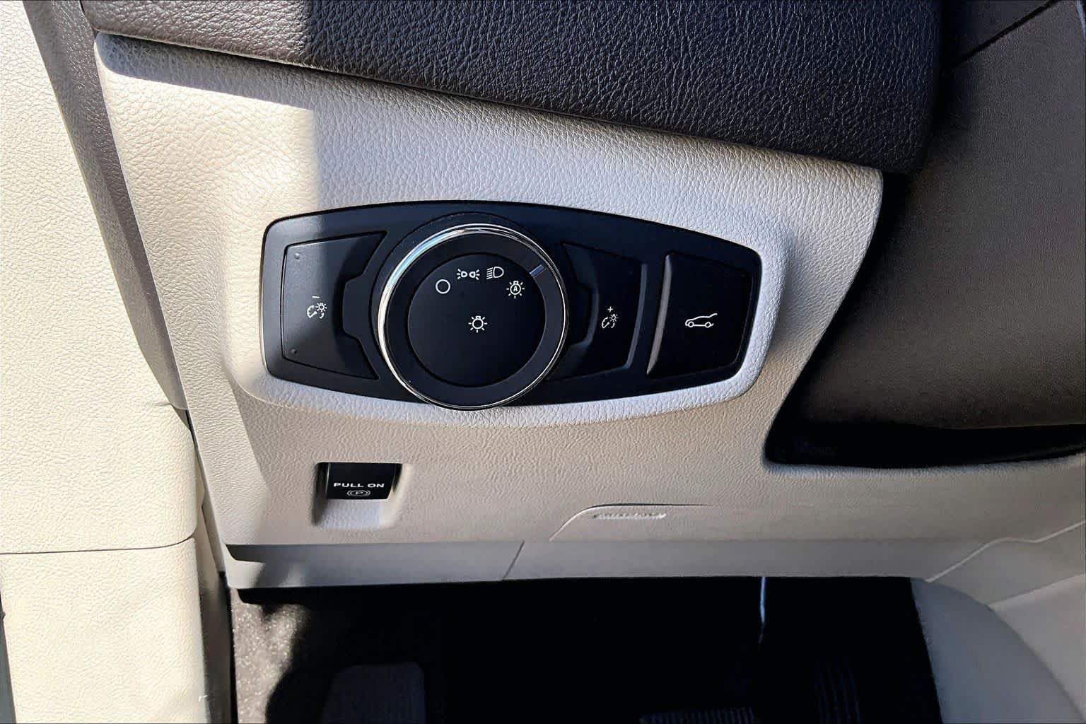 Used 2019 Lincoln MKC Select w/ Select Plus Package FWD image 26