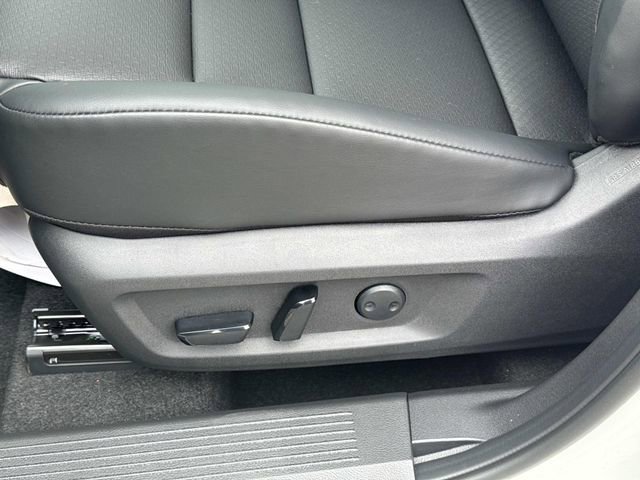 New 2026 Nissan Rogue SV image 25