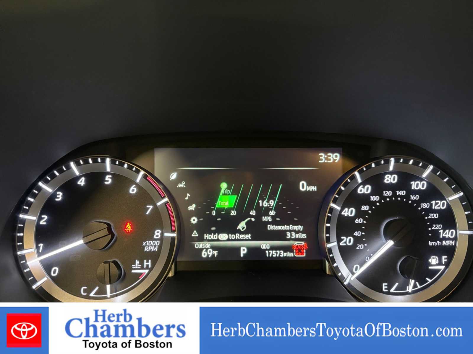 Used 2024 Toyota Highlander XLE AWD/4WD image 5