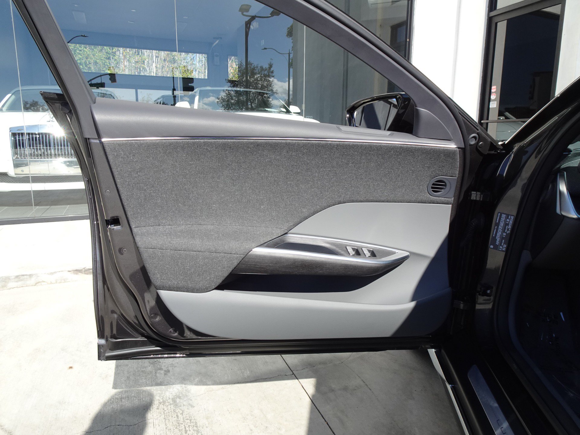Used 2025 Lucid Air Touring AWD/4WD image 14