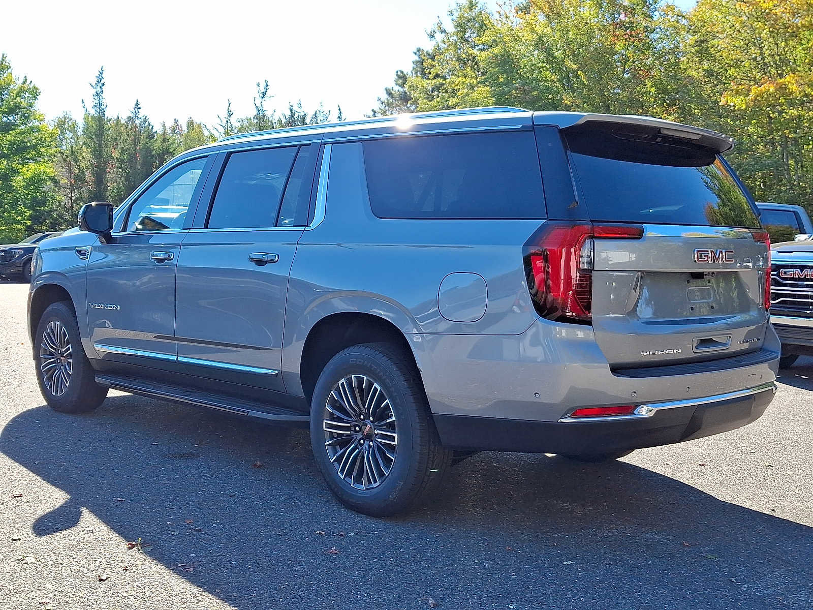 New 2026 GMC Yukon XL Elevation w/ Elevation Premium Package image 3