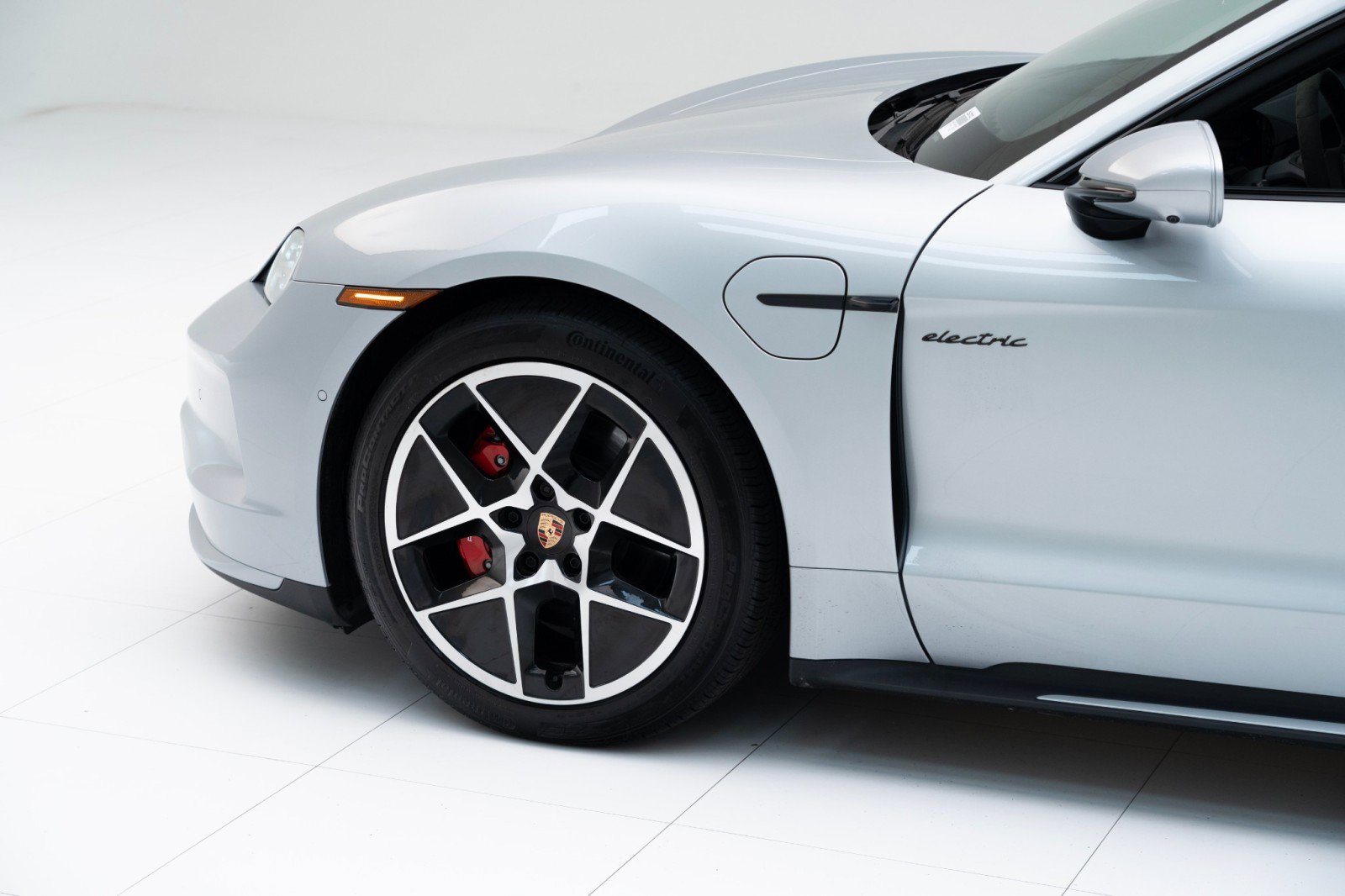 New 2025 Porsche Taycan 4S image 11