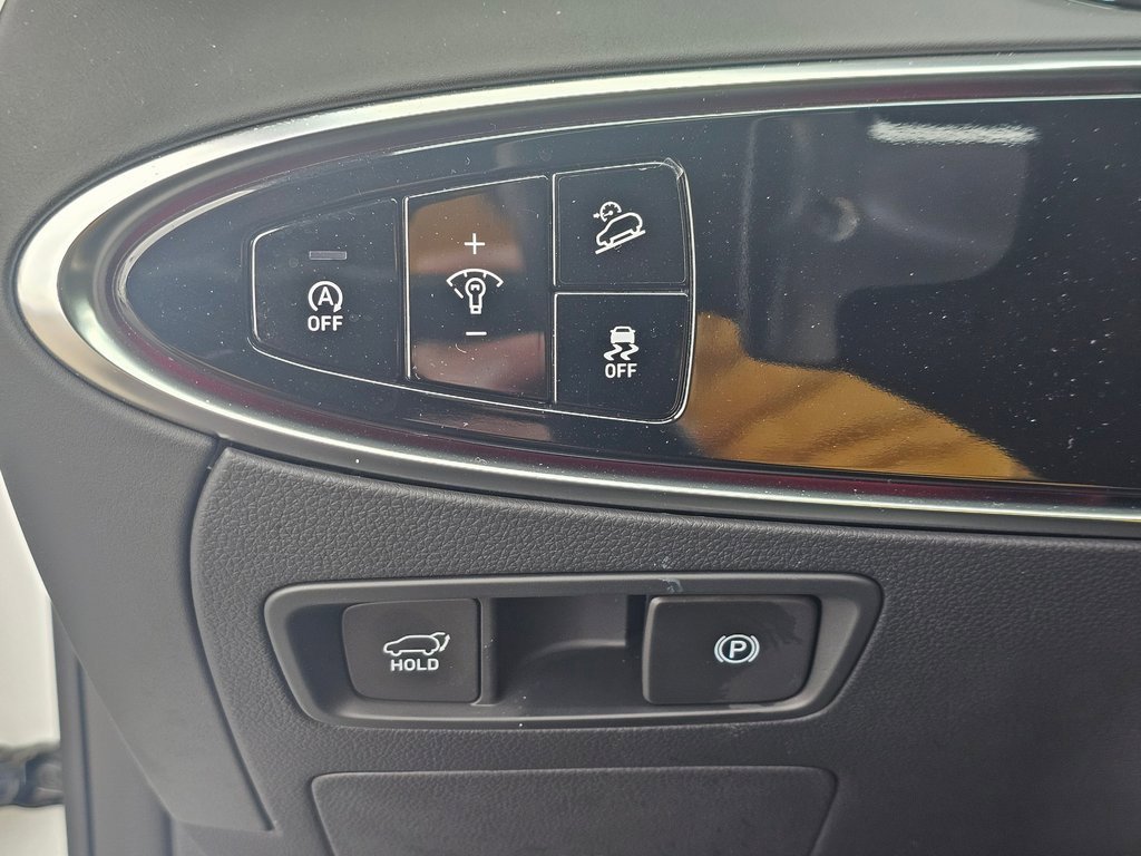 Certified 2025 Genesis GV70 3.5T Sport image 34