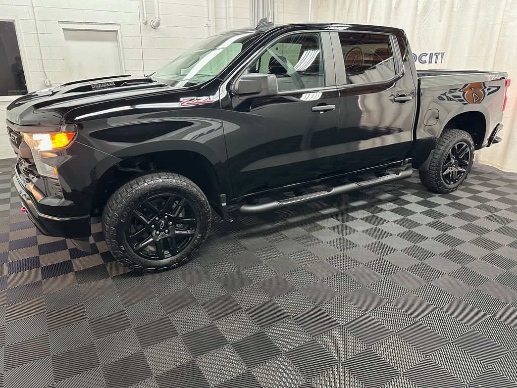 Used 2025 Chevrolet Silverado 1500 Custom Trail Boss AWD/4WD image 5