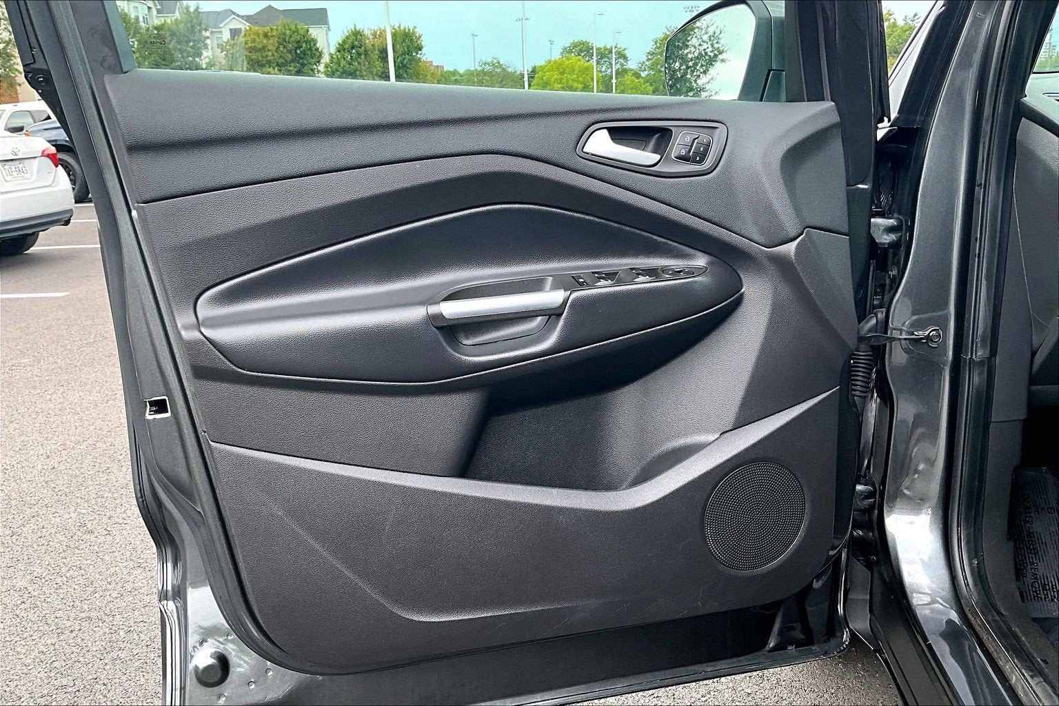 Used 2019 Ford Escape Titanium AWD/4WD image 22
