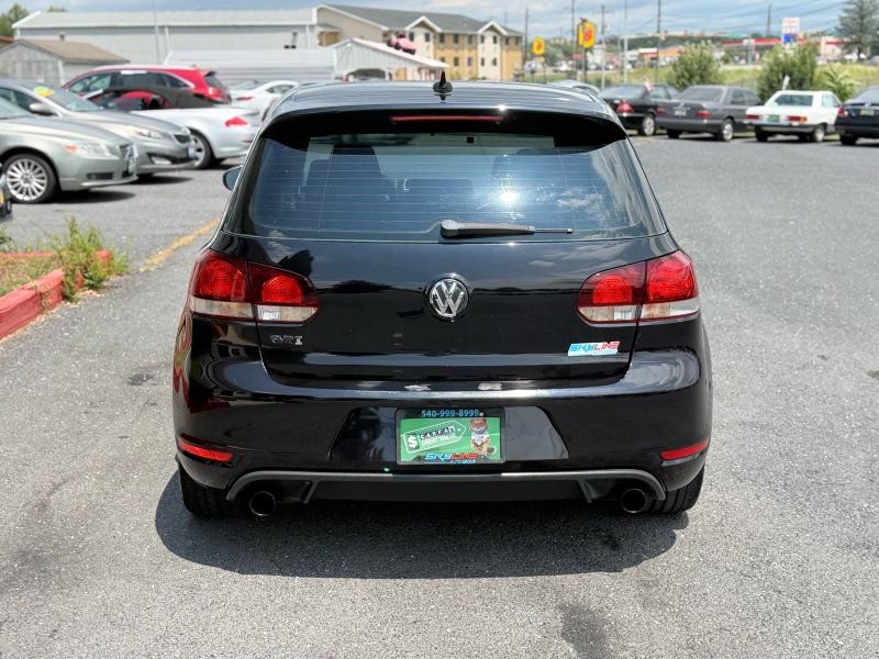 Used 2011 Volkswagen Golf 4-Door FWD image 6