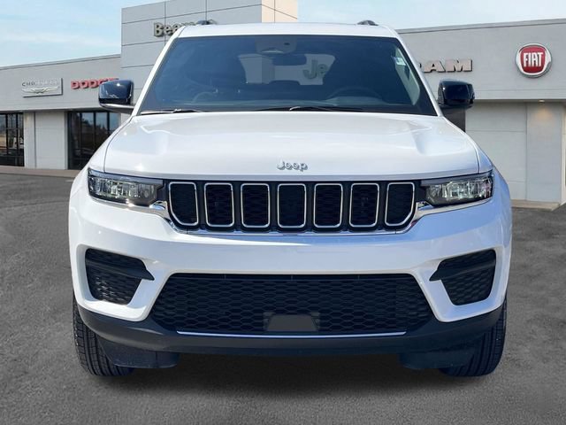 Used 2025 Jeep Grand Cherokee Laredo X w/ Luxury Tech Group I RWD image 2