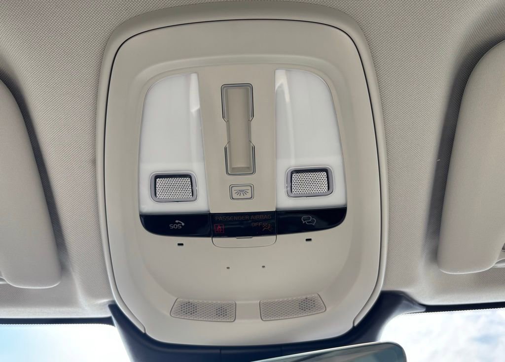 Used 2023 Volvo XC60 B5 Plus w/ Climate Package AWD/4WD image 15