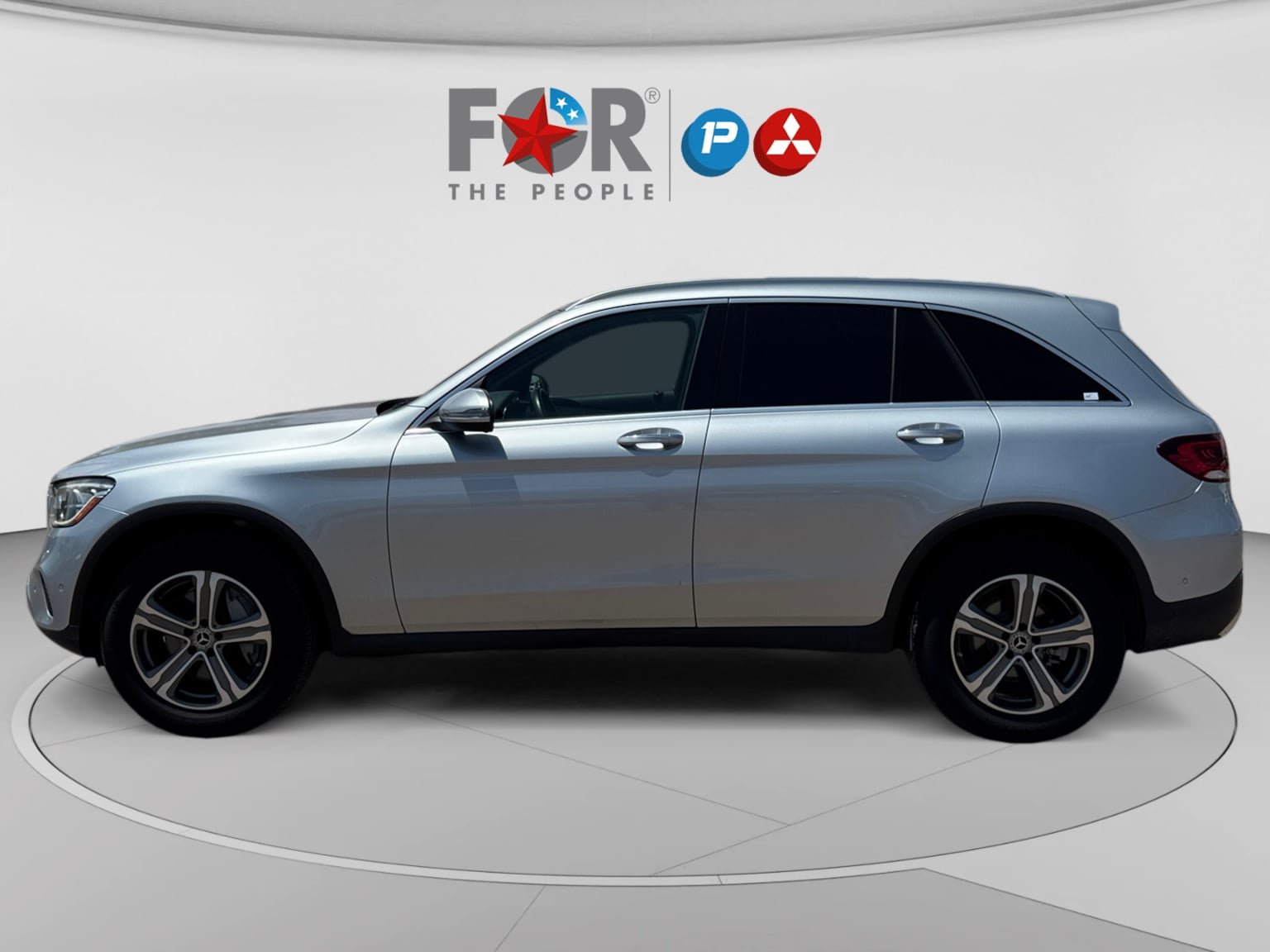 Used 2021 Mercedes-Benz GLC 300 4MATIC w/ Premium Package image 2