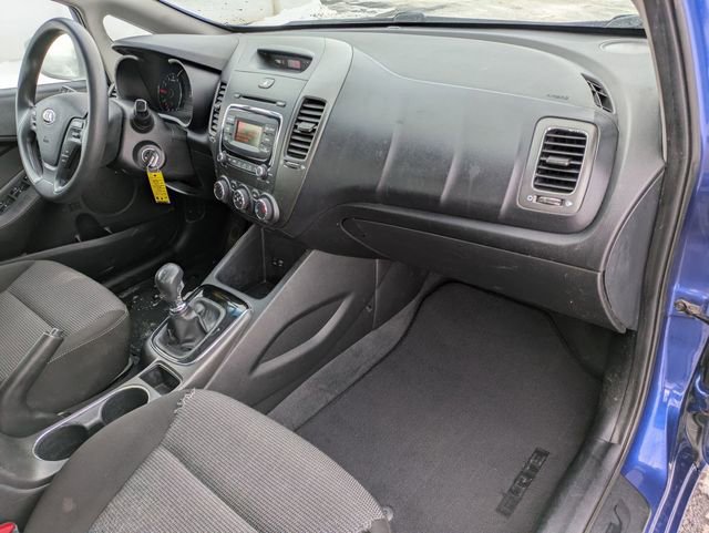 Used 2017 Kia Forte LX image 21
