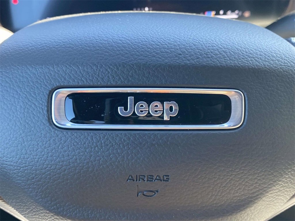 New 2025 Jeep Grand Cherokee L Altitude image 25
