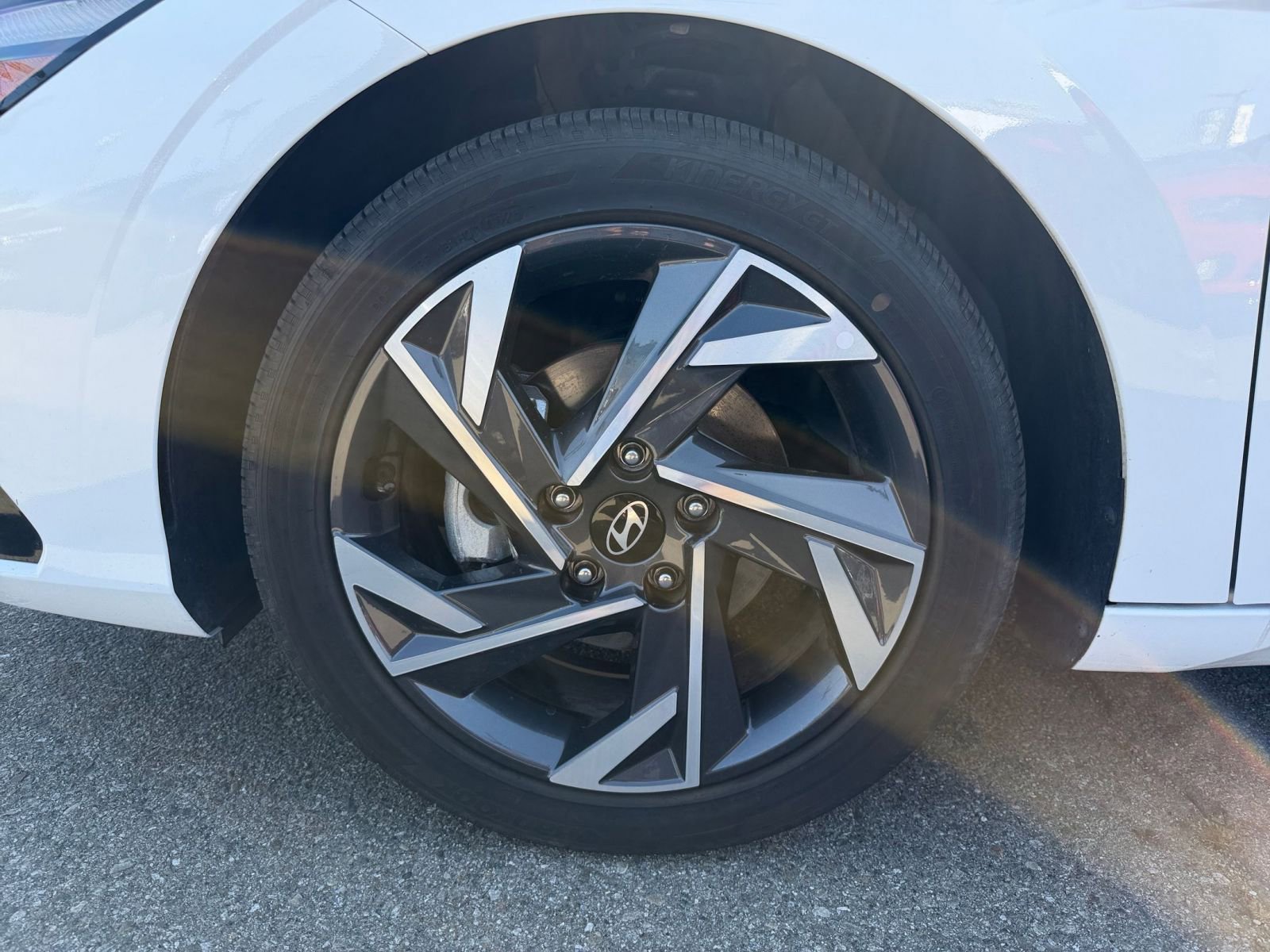 Used 2025 Hyundai Elantra Limited image 31