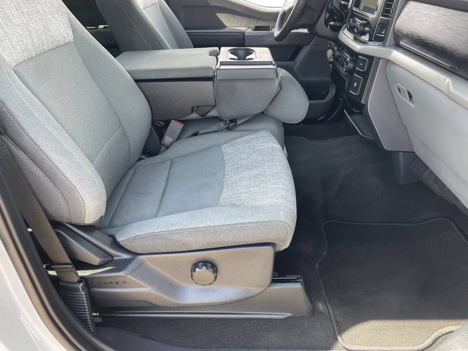 Used 2023 Ford F150 XLT AWD/4WD image 11