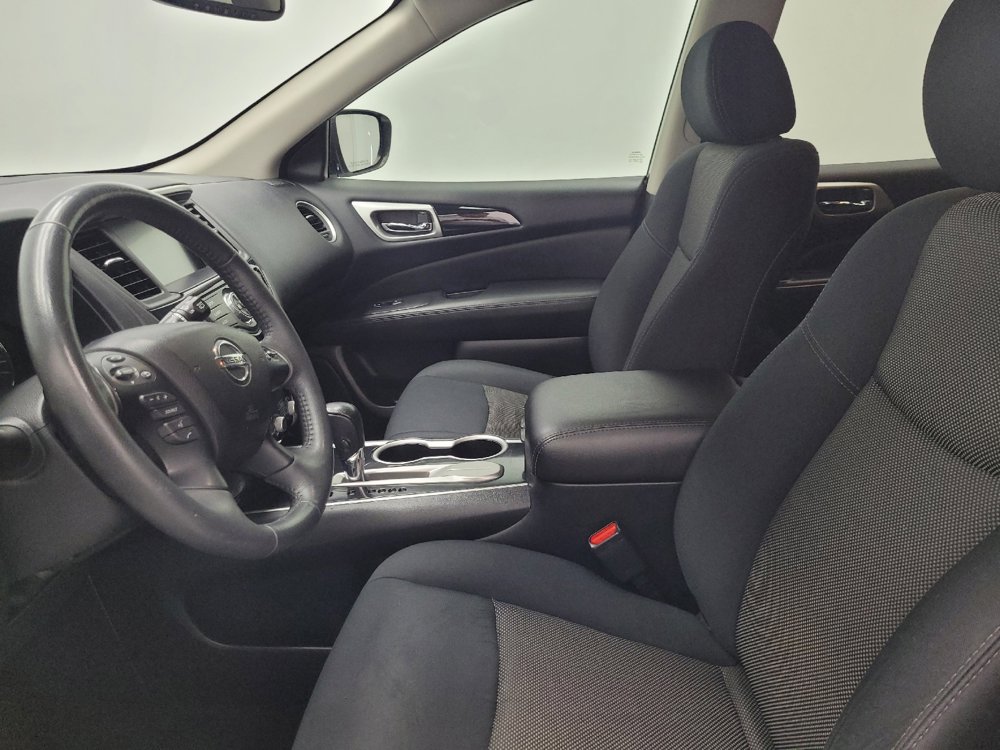 Used 2018 Nissan Pathfinder SV image 17