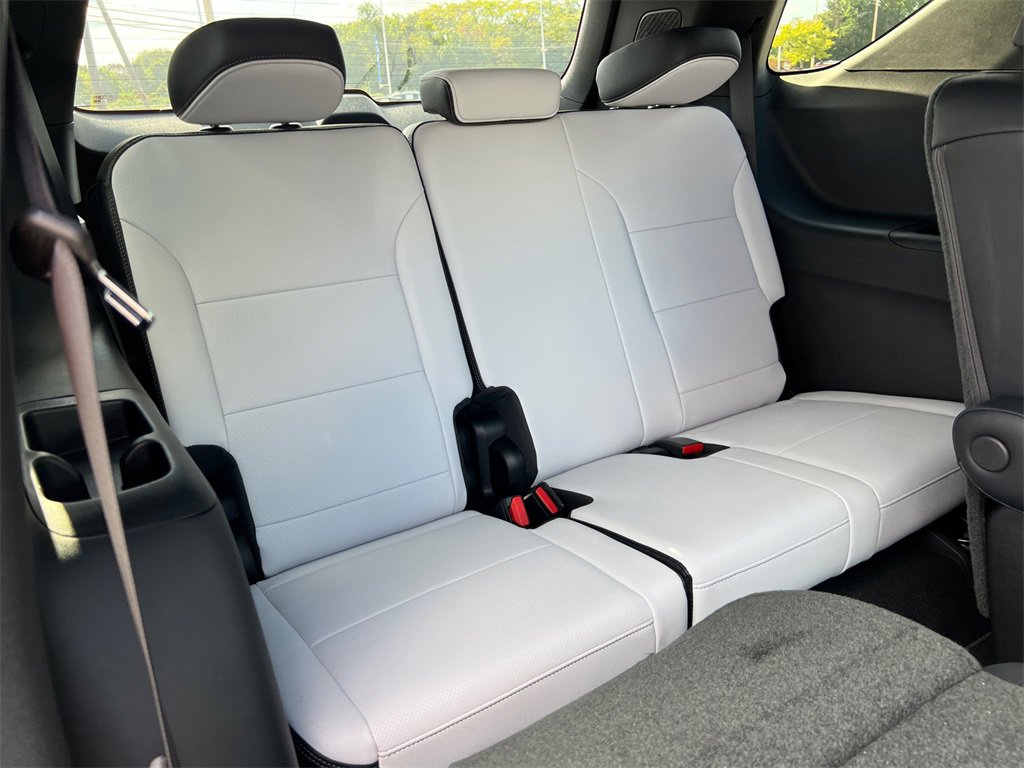 New 2026 Chevrolet Traverse High Country image 11