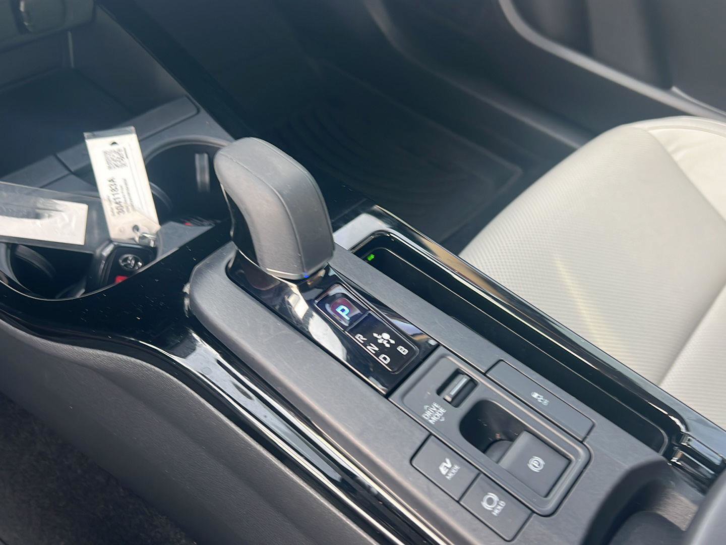 Used 2024 Toyota Prius Limited image 28