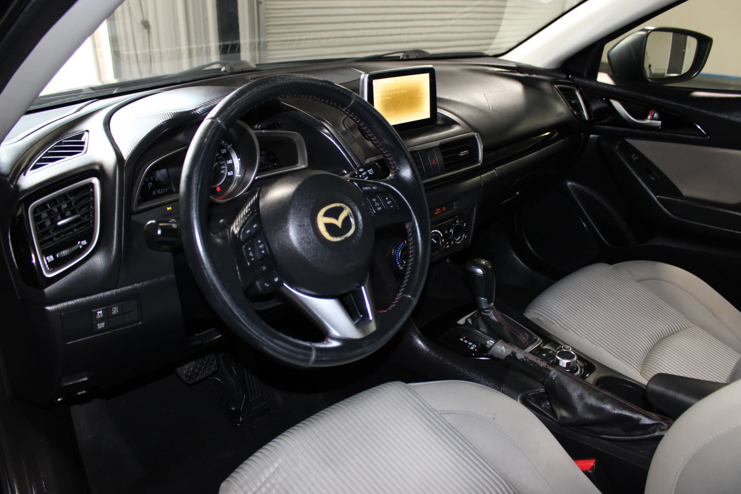 Used 2016 MAZDA MAZDA3 i Touring FWD image 22