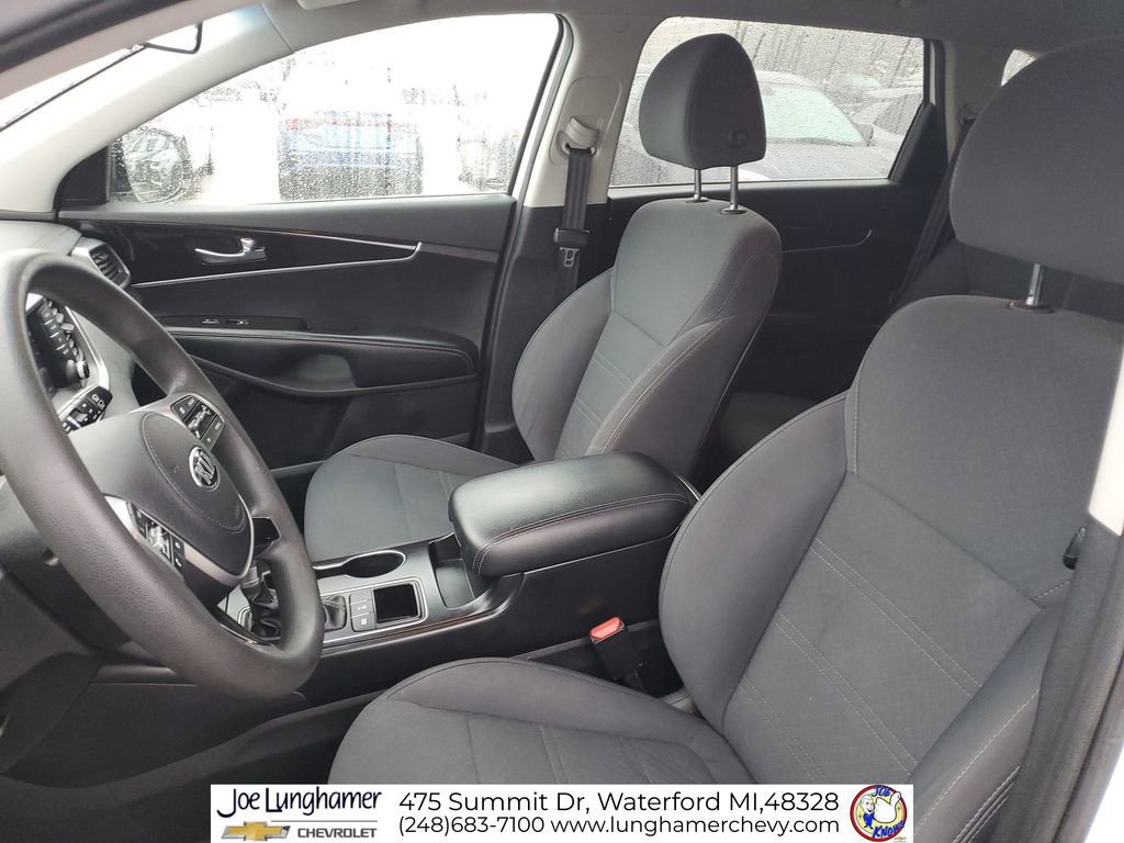 Used 2019 Kia Sorento LX image 18