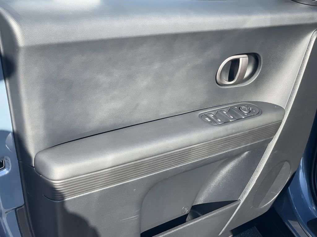 Certified 2025 Hyundai Ioniq 5 SE image 21